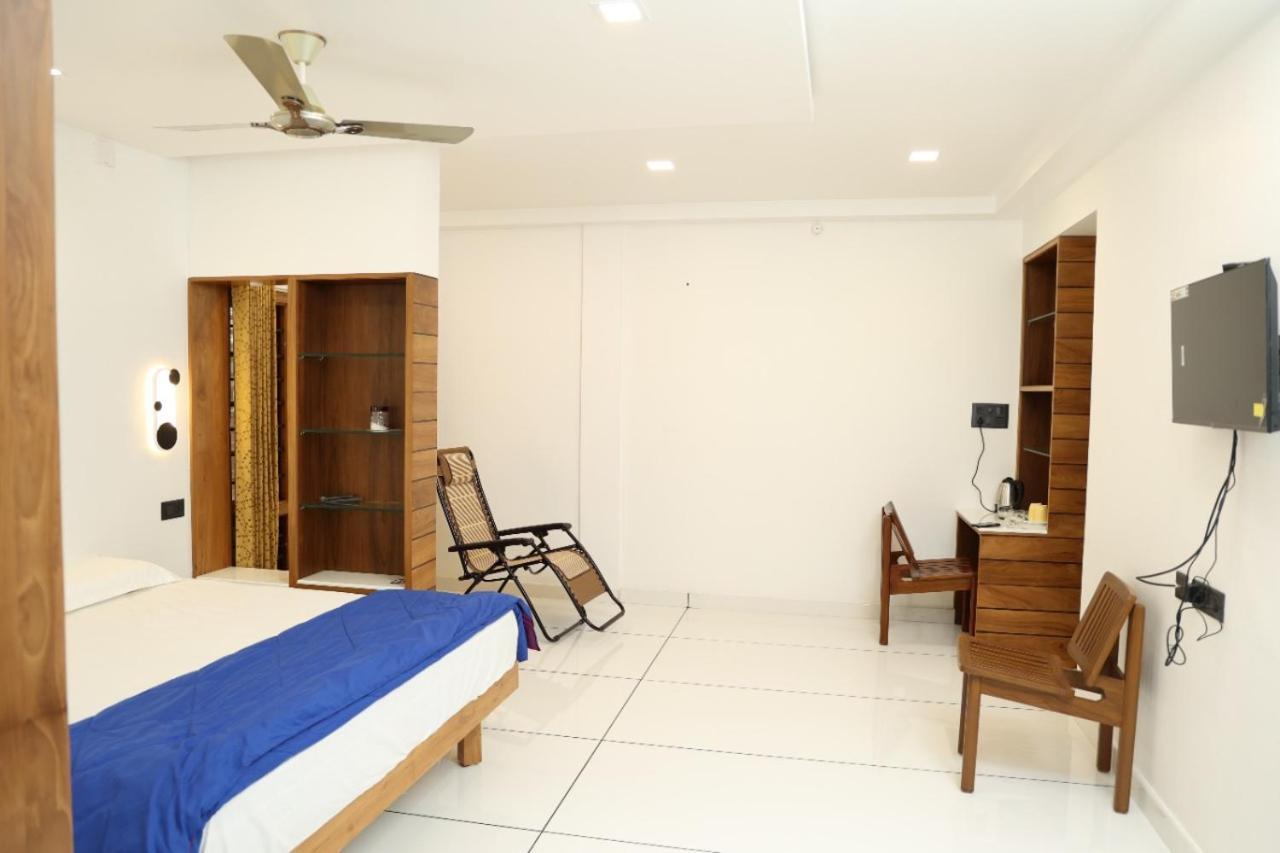Quilon Lake Inn Kollam Exterior foto